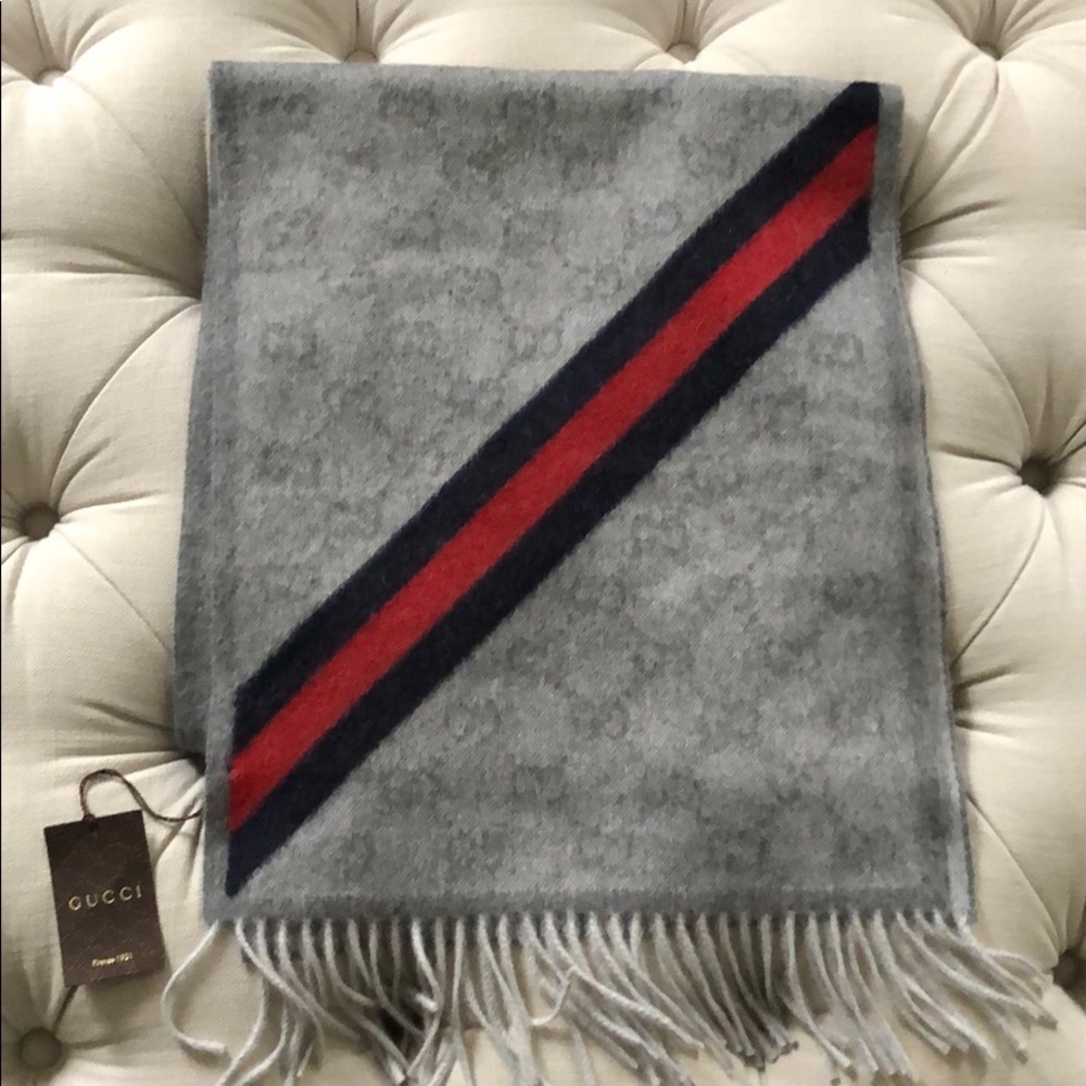 Gucci Nikky light grey wool scarf